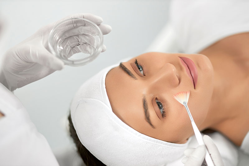 Fruchtsäure-Peeling im Gesicht bei My Beauty & Health in Frankfurt-Bockenheim
